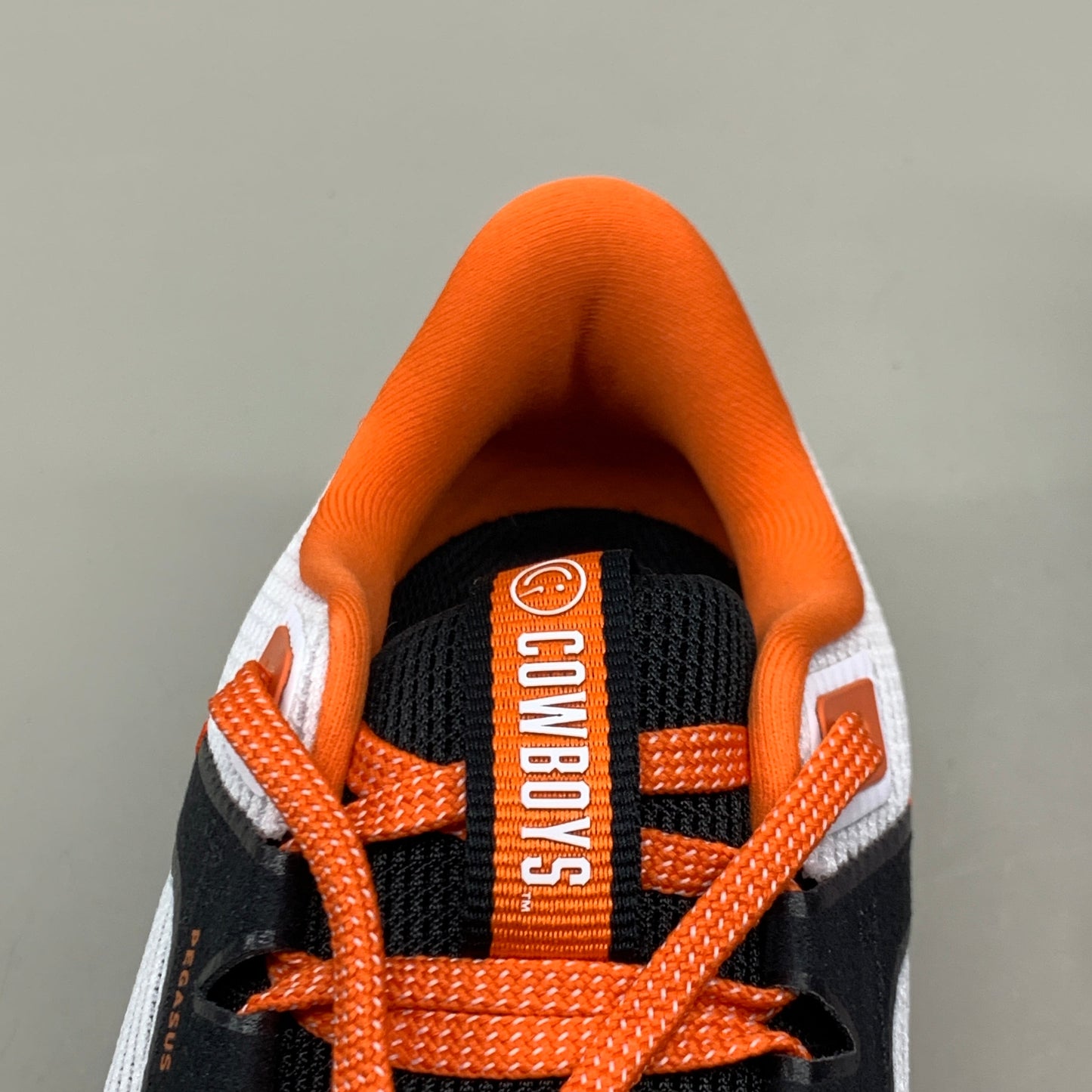 NIKE Zoom Pegasus 40 OK STATE White Shoes, Brilliant Orange & Black 9.5 W 8 M DZ5973-100