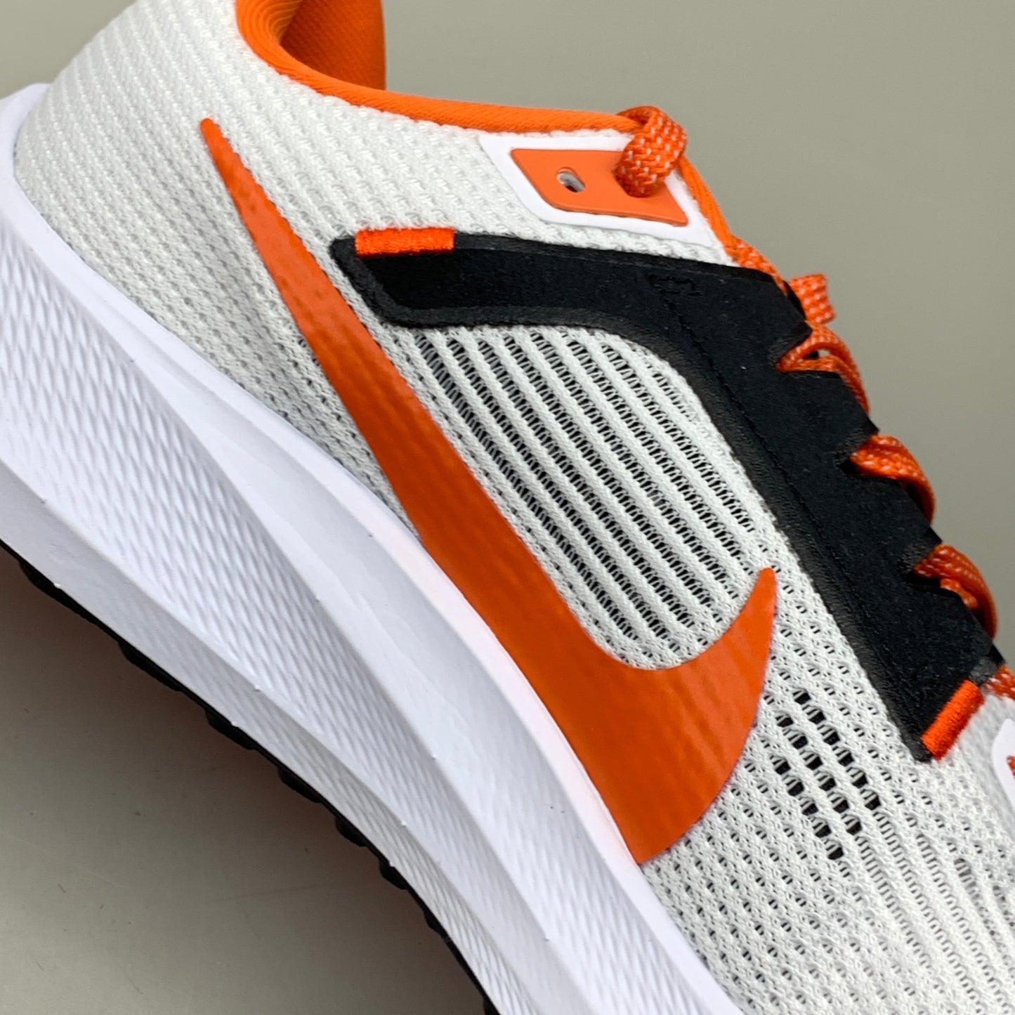 NIKE Zoom Pegasus 40 OK STATE White Shoes, Brilliant Orange & Black 9.5 W 8 M DZ5973-100