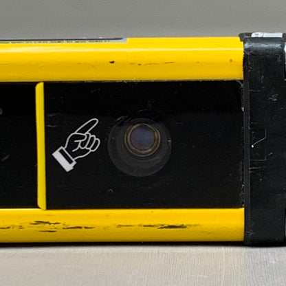 ALLLEN BRADLEY Guard Shield Light Curtain Transmitter 47" x 2" Yellow T4K1440YD Used AS-IS
