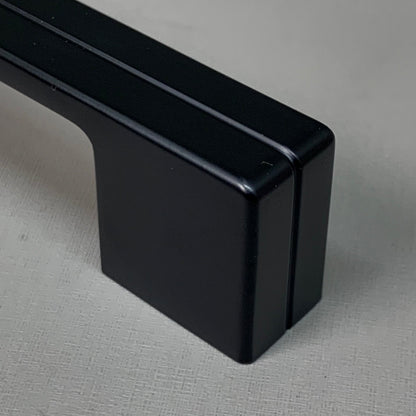 BERENSON 25 PACK!! Skyline Pull Handle Matte Black 160mm CC 9205-1055-P