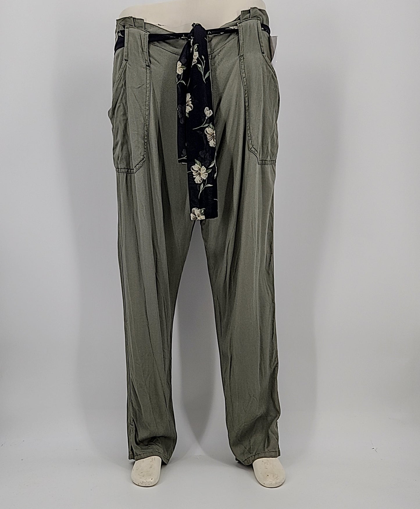 Celebrity Pink Juniors Belted Pants, Size-Large