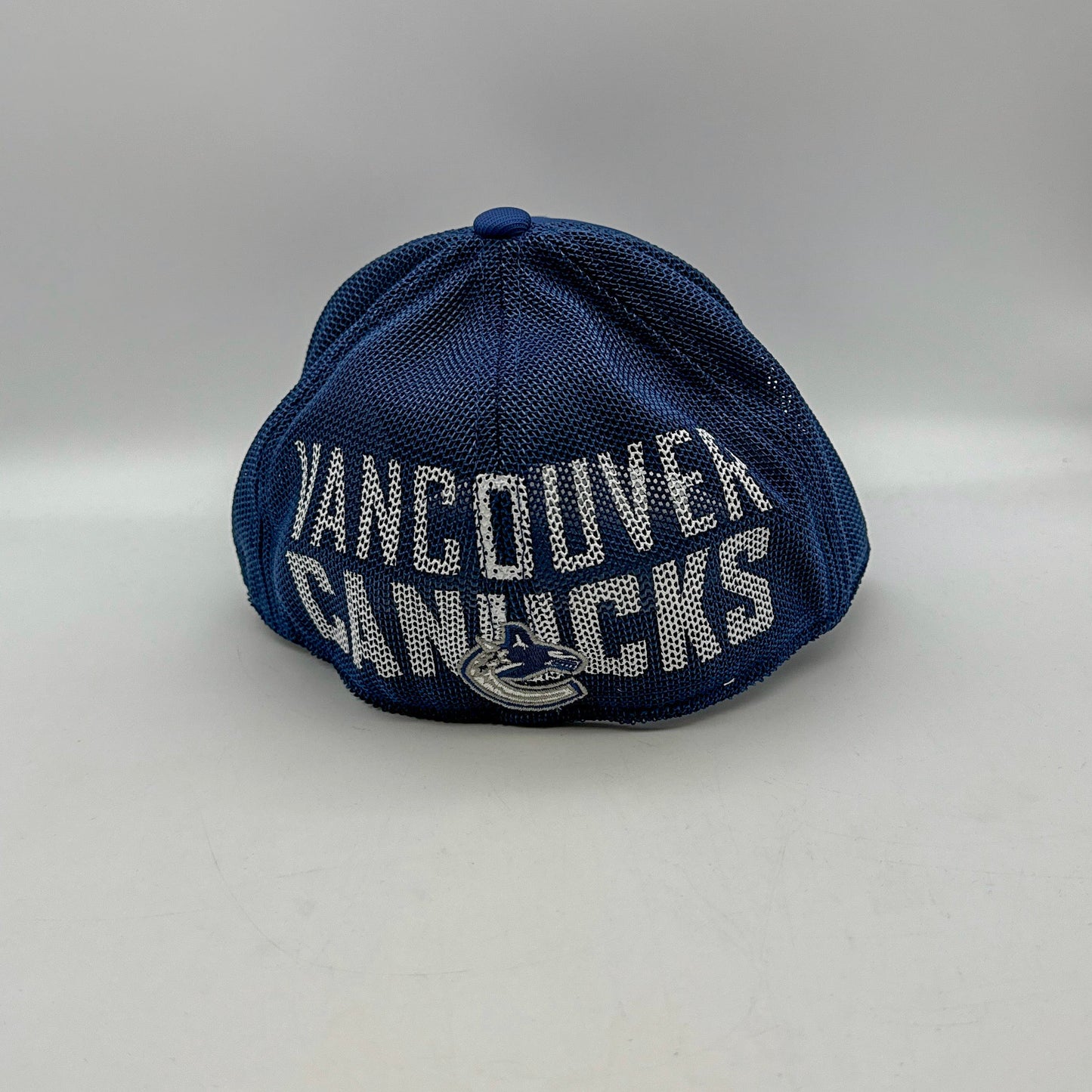 NHL Vancouver Canucks Men's SP17 Trucker Structured Flex Cap, Blue, Small/Medium